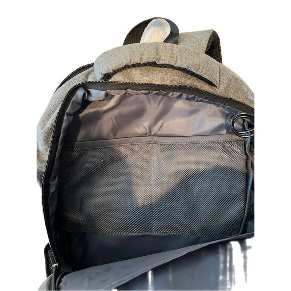Cluci Gray 4 section padded Backpack - Picture 6 of 7